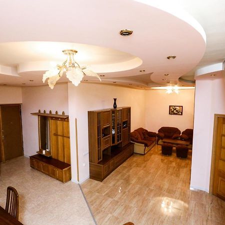 Apartment #1 In The City Center Erivan Exterior foto